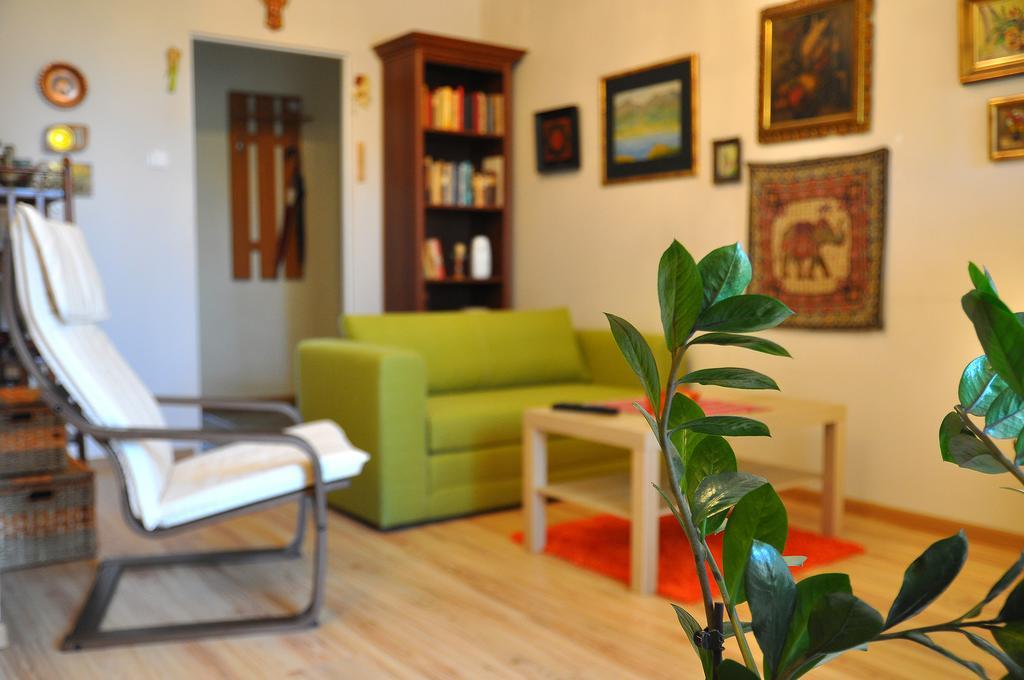 Cozy Apartment In Тарнув Экстерьер фото