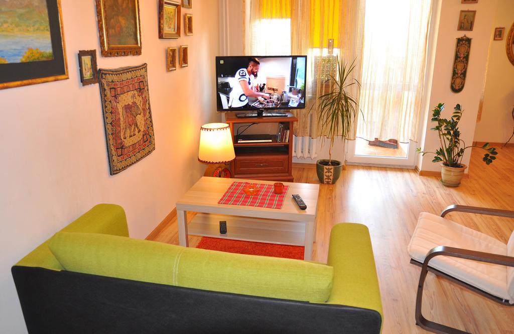 Cozy Apartment In Тарнув Экстерьер фото